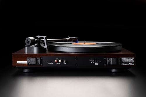 Проигрыватель винила Dual CS 618Q Veneer Walnut