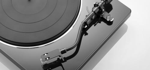 Проигрыватель винила Denon DP-400 White