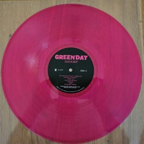 Виниловая пластинка Green Day - Saviors (Neon Pink Vinyl LP)