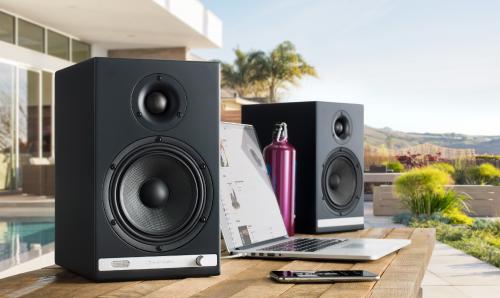 Полочная акустика Audioengine HD6 wallnut