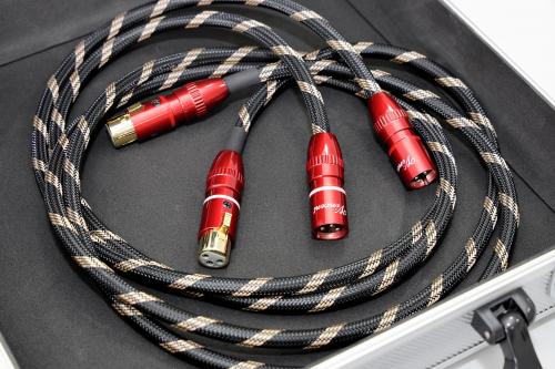 Кабель межблочный балансный Vincent XLR/Cinch-Cable 2x0.6m (aluminium case)