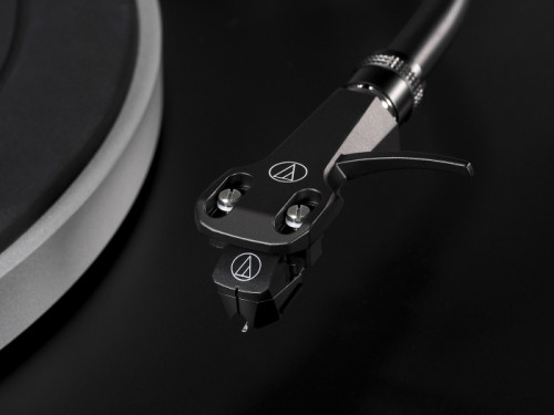 Проигрыватель винила Audio-Technica AT-LP5X