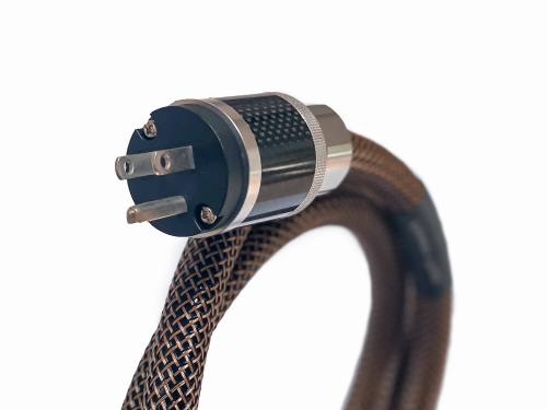 Силовой кабель DH Labs Power Plus Cryo Power Cable 15 amp (IEC-Schuko) 1,5м