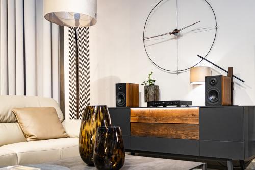 Полочная акустическая система Indiana Line Nota 260 XL Walnut
