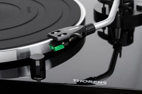 Проигрыватель винила Thorens TD 204 black high gloss
