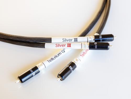 Кабель межблочный аудио Tellurium Q Silver III RCA 1.0m