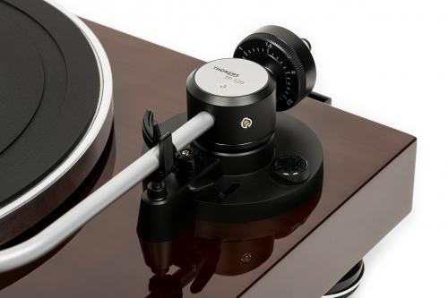 Проигрыватель винила Thorens TD 204 walnut high gloss
