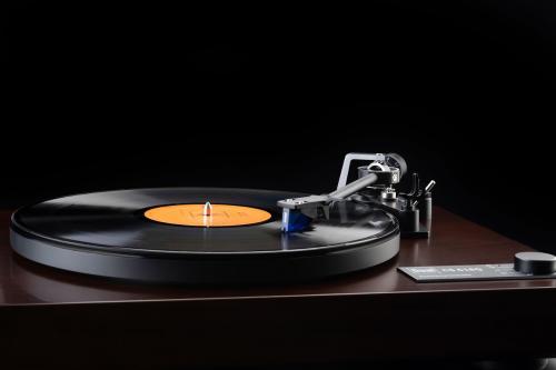 Проигрыватель винила Dual CS 618Q Veneer Walnut