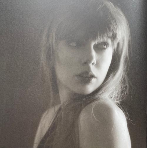 Виниловая пластинка Taylor Swift - The Tortured Poets Department  (alternative artwork) (Limited Charcoal Vinyl 2LP, Bonus Track 'Black Dog')