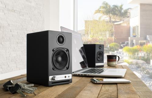 Полочная акустика Audioengine HD3 wallnut