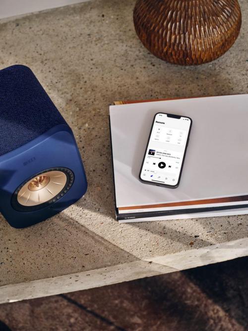 Активная беспроводная акустика со стойками KEF LSX II COBALT BLUE + KEF S1 Floor Stand Blue