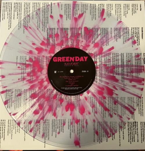 Виниловая пластинка Green Day - Saviors - deluxe (Clear w/ Hot Pink Splatter Vinyl 2LP)