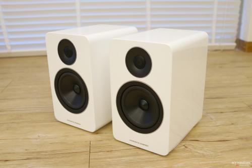 Полочная акустика Acoustic Energy AE1 Active Piano White