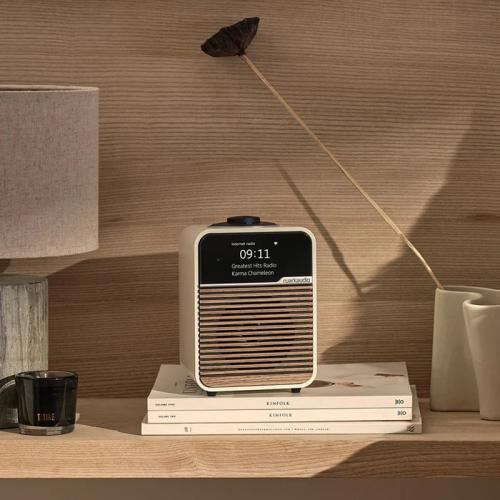 Радиоприемник с функцией стриминга Ruark Audio R1S LIGHT CREAM