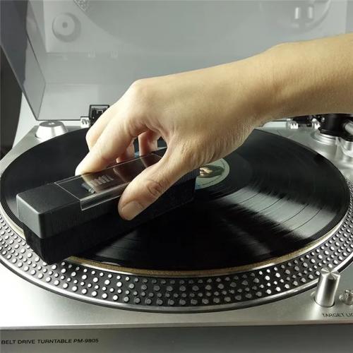 Щетка для чистки пластинок Alive Audio AA-ACC-VELVB