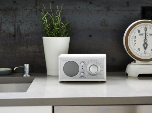 Радиоприемник Tivoli Audio Model One BT White