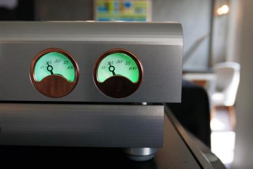 Стерео предусилитель Dan D’Agostino Progression Preamplifier silver