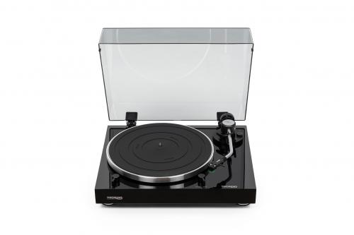 Проигрыватель винила Thorens TD 204 black high gloss