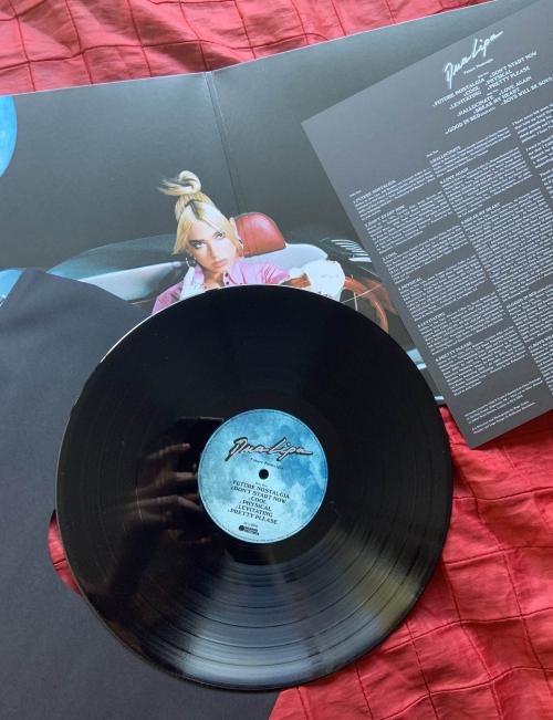 Виниловая пластинка WM DUA LIPA, FUTURE NOSTALGIA (Black Vinyl/Gatefold)