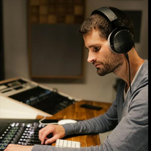 Проводные наушники Beyerdynamic DT 900 PRO X