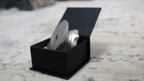 Прижим для пластинок Gold Note Magnifico Record Clamp Silver