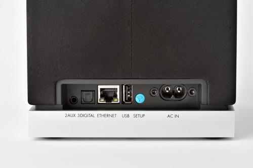 Портативная акустика Definitive Technology W7 black