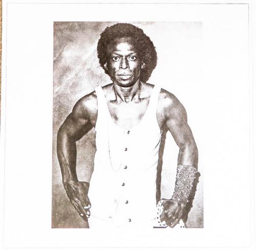 Виниловая пластинка Miles Davis - On The Corner (Black Vinyl LP)