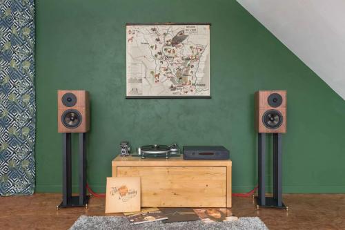 Полочная акустика Revival Audio ATALANTE 3 Walnut
