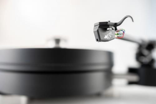 Проигрыватель винила Transrotor MAX NERO с тонармом Rega RB 220