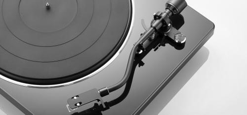Проигрыватель винила Denon DP-400 Black
