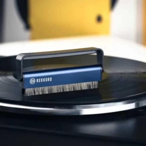 Щетка для чистки виниловых пластинок REKKORD Audio Brush