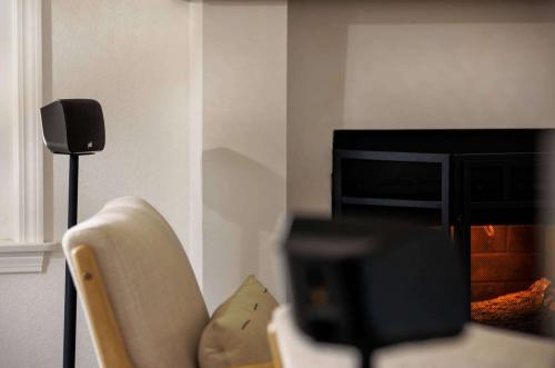 Саундбар Polk Audio Magnifi Mini AX