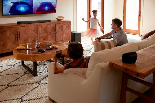 Саундбар Polk Audio MagniFi MAX AX SR