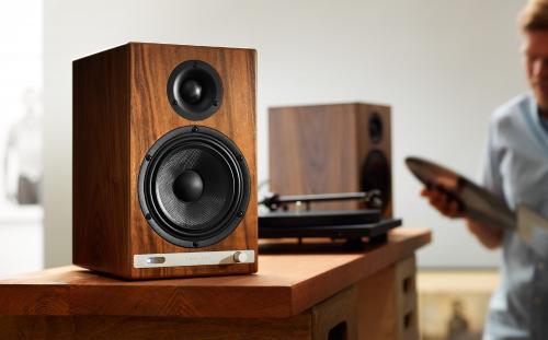 Полочная акустика Audioengine HD6 wallnut