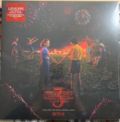 Виниловая пластинка Sony VARIOUS ARTISTS, STRANGER THINGS: SOUNDTRACK FROM THE NETFLIX ORIGINAL SERIES, SEASON 3 (2LP+7"/Black Vinyl/Gatefold)