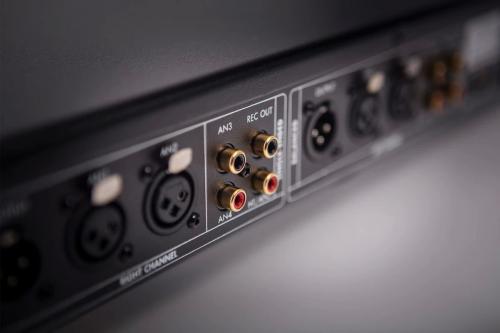 Предусилитель ELECTROCOMPANIET EC 4.8 MKII