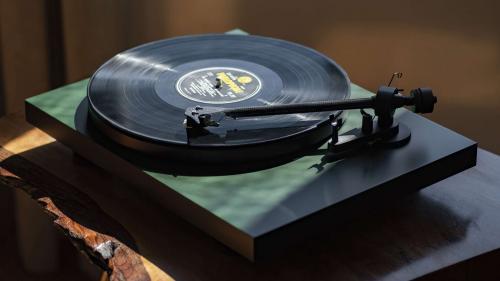 Проигрыватель винила Pro-Ject DEBUT CARBON EVO (2M Red) High Gloss Red