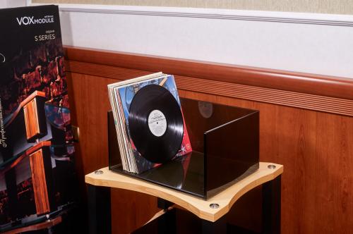 Подставка для виниловых пластинок VOXmodule VINYL STAND 05
