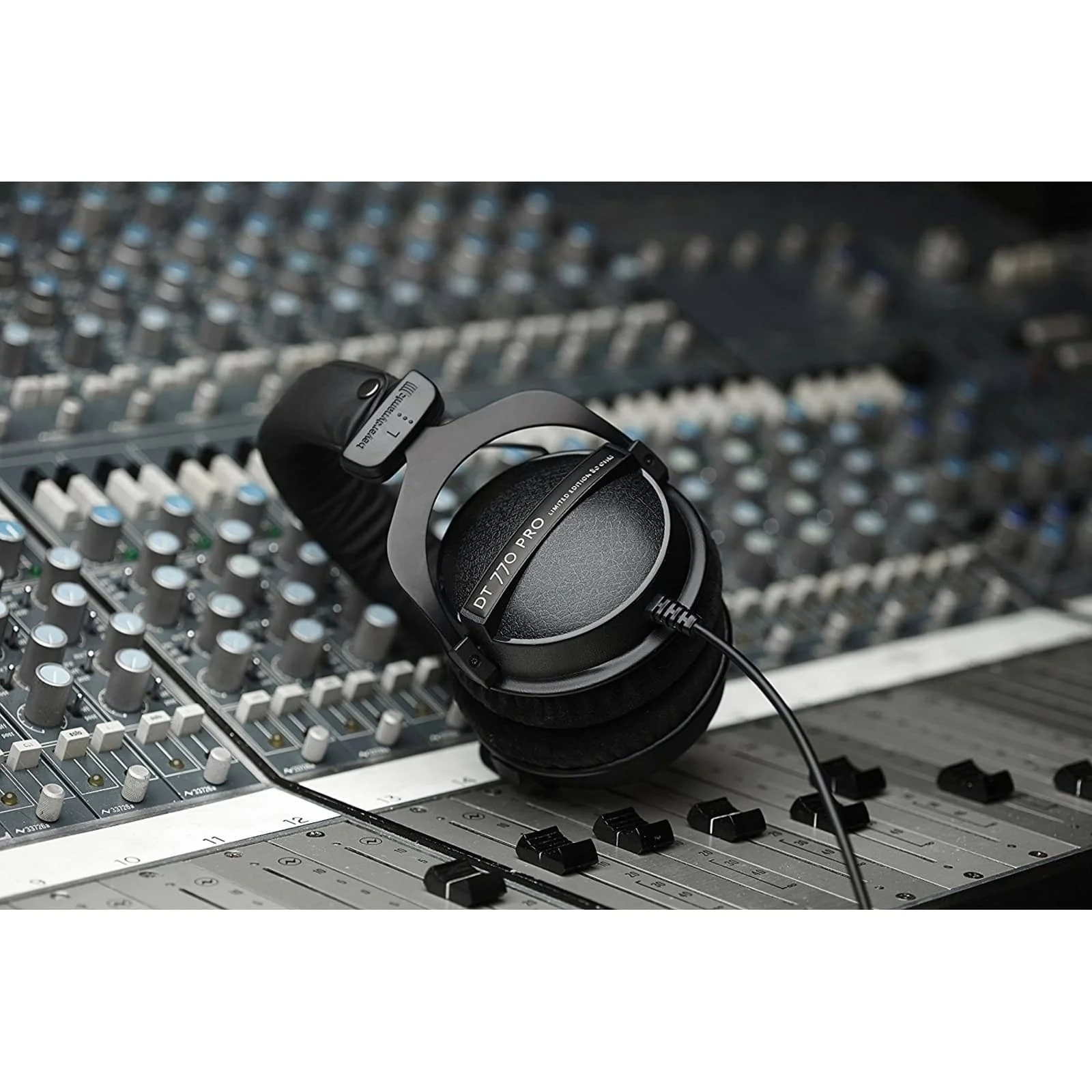 Beyerdynamic DT 770 Pro 80 Ohm Limited Edition Black 24 140
