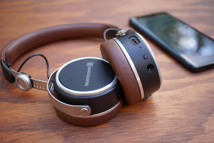 Beyerdynamic Aventho wireless brown
